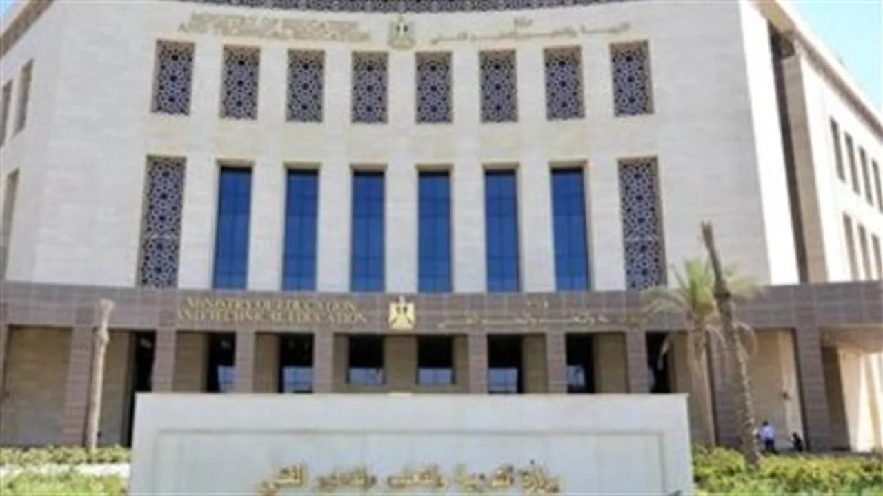 تنبيهات عاجلة للطلاب.. وزارة التعليم تحدد ضوابط تسجيل استمارة الثانوية العامة بالمدارس